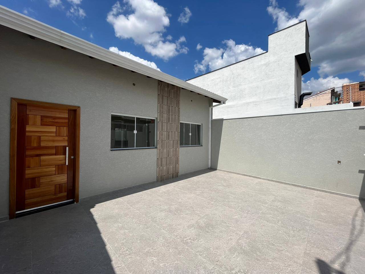 #1977 - Casa para Financiamento para Venda em Atibaia - SP