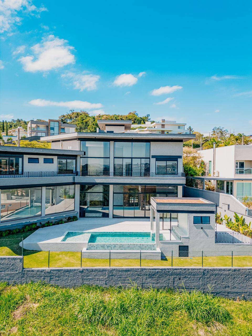 #2592 - Casa em Condomínio para Venda em Atibaia - SP