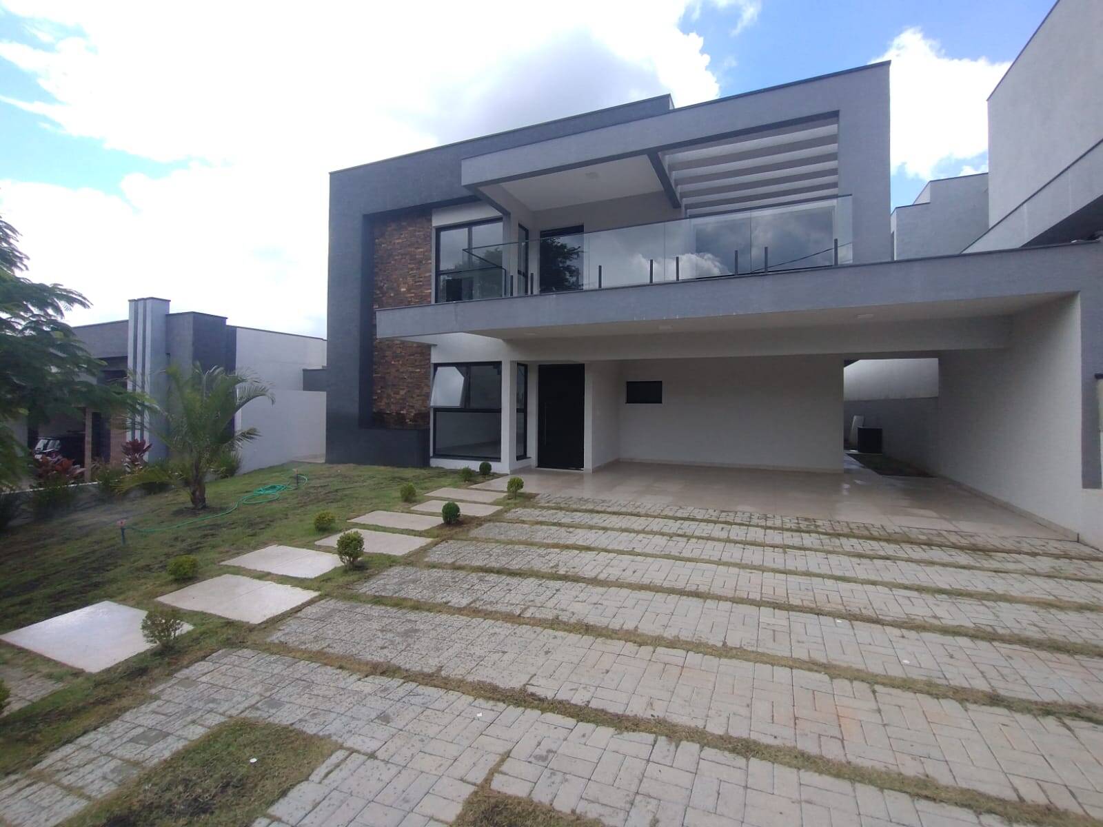 #2704 - Casa em Condomínio para Venda em Atibaia - SP