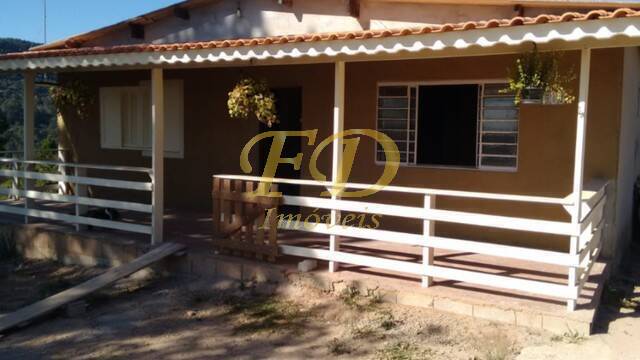 Chácara à venda com 3 quartos, 300m² - Foto 1