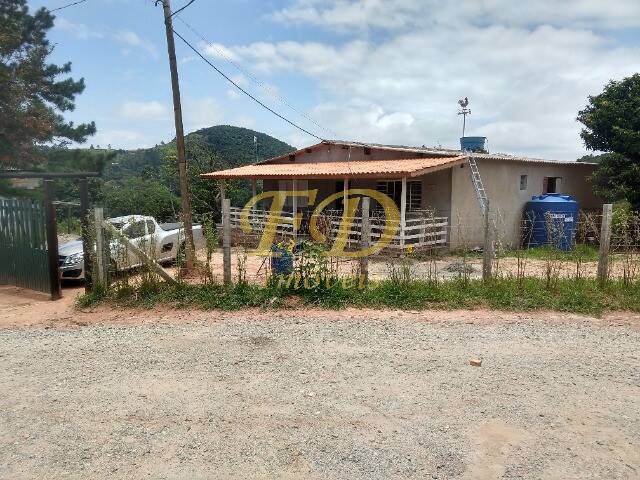 Chácara à venda com 3 quartos, 300m² - Foto 2
