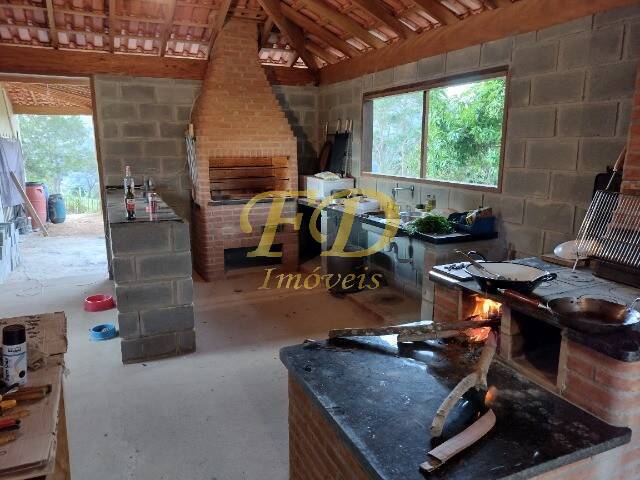 Chácara à venda com 3 quartos, 300m² - Foto 3