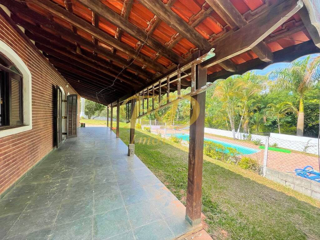 Chácara à venda com 3 quartos, 200m² - Foto 2