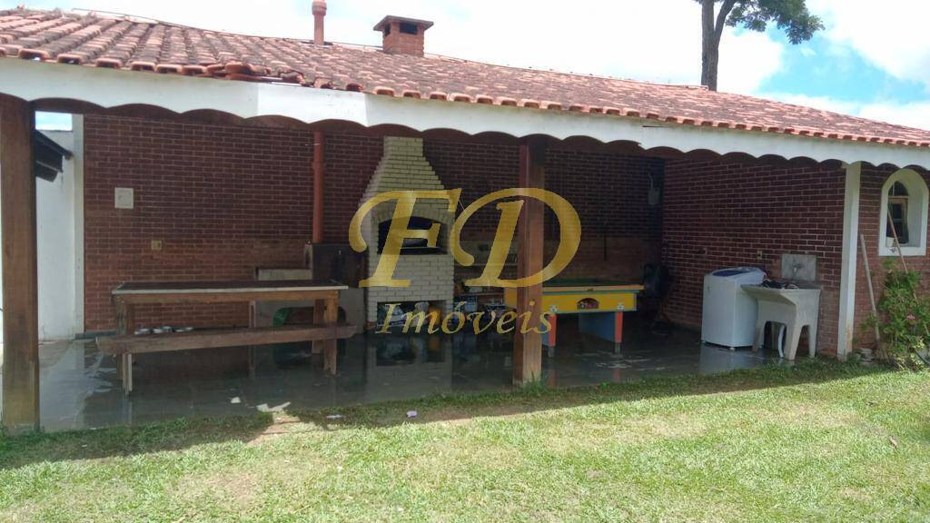 Chácara à venda com 3 quartos, 200m² - Foto 4