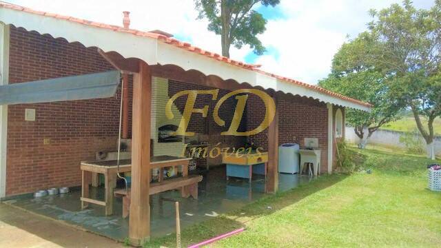 Chácara à venda com 3 quartos, 200m² - Foto 3