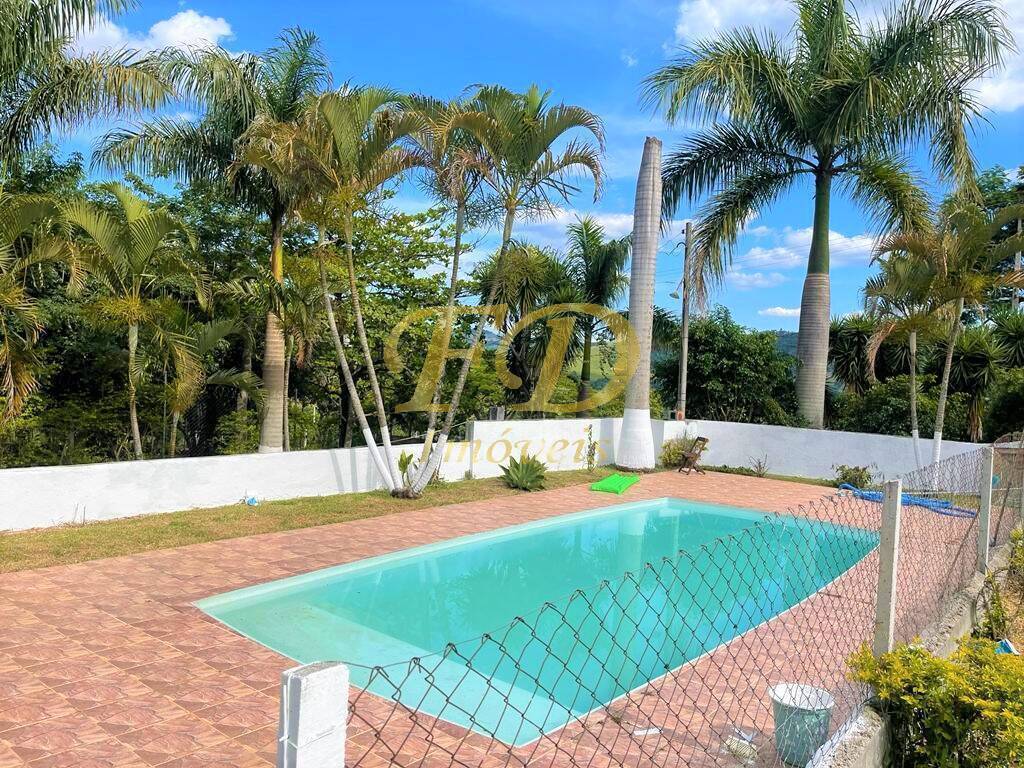 Chácara à venda com 3 quartos, 200m² - Foto 1