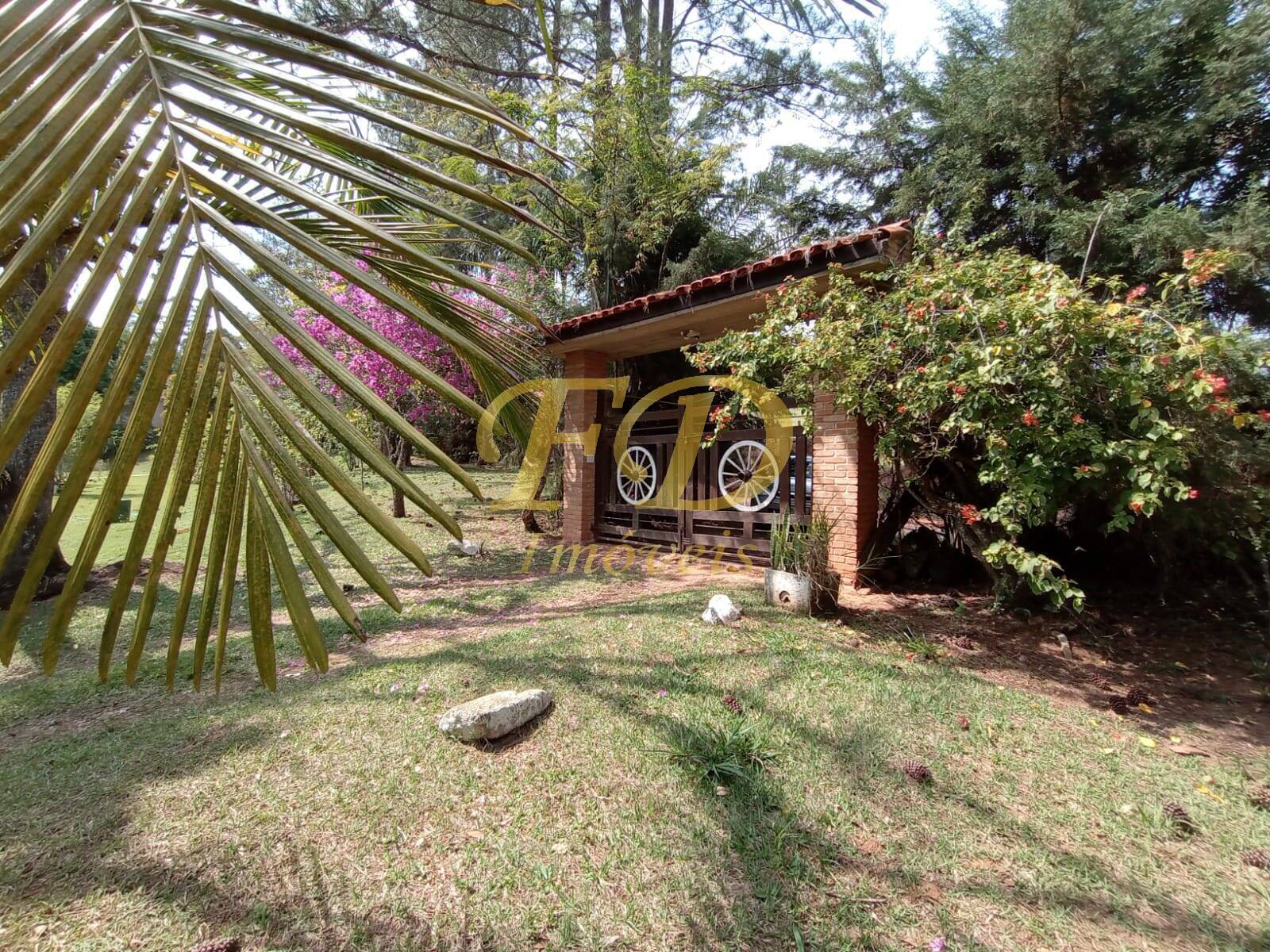 Chácara à venda com 2 quartos, 1000m² - Foto 13