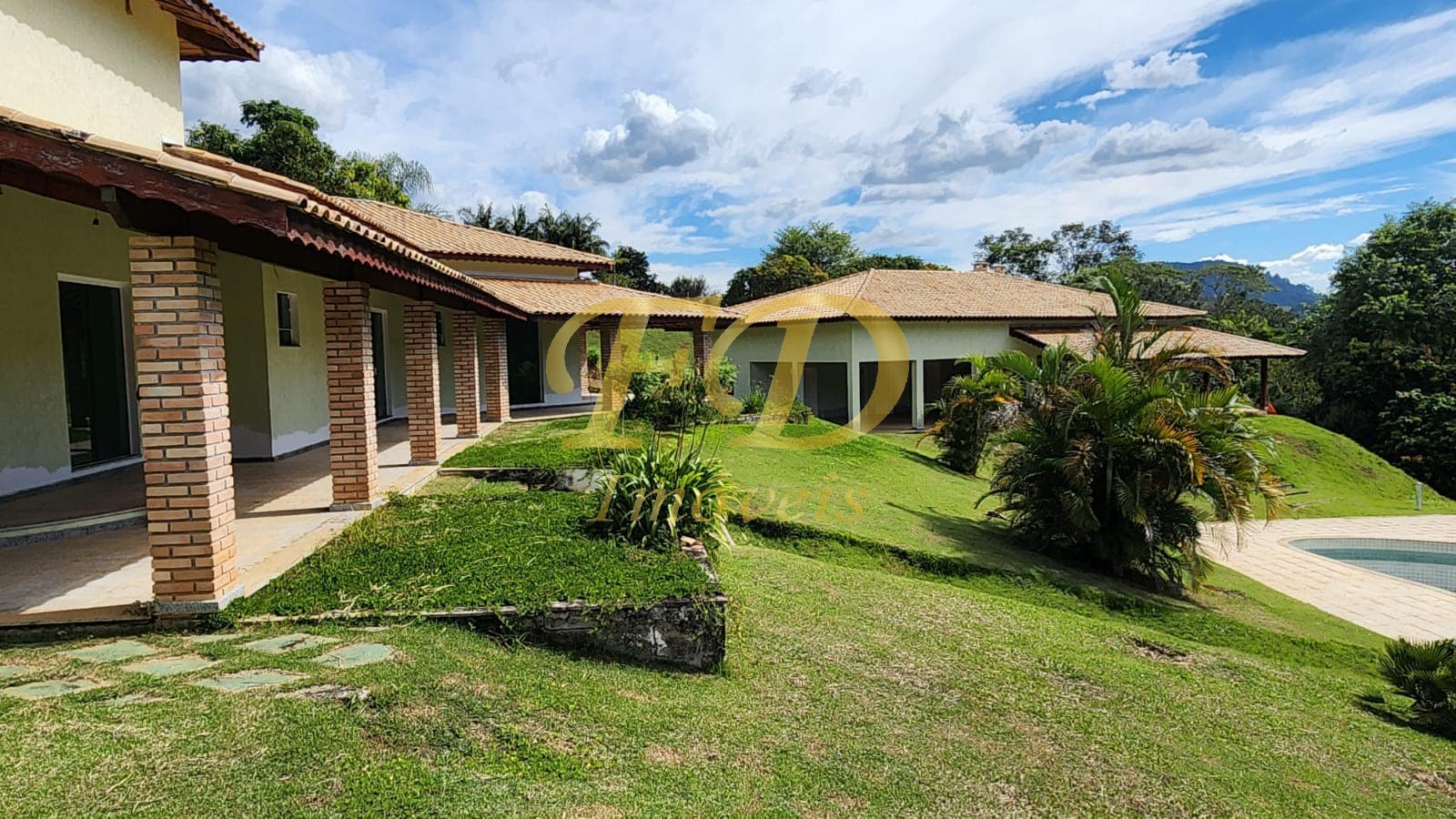Chácara à venda com 7 quartos, 900m² - Foto 13