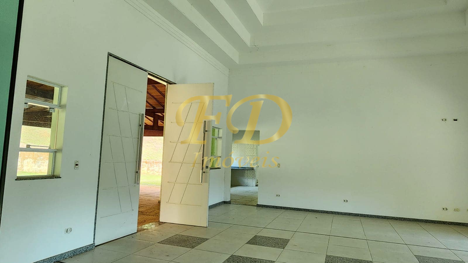 Chácara à venda com 7 quartos, 900m² - Foto 15
