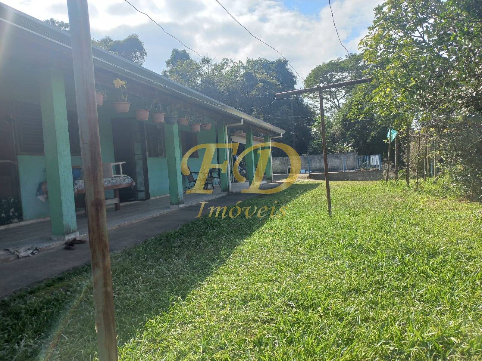 Chácara à venda com 3 quartos, 140m² - Foto 2