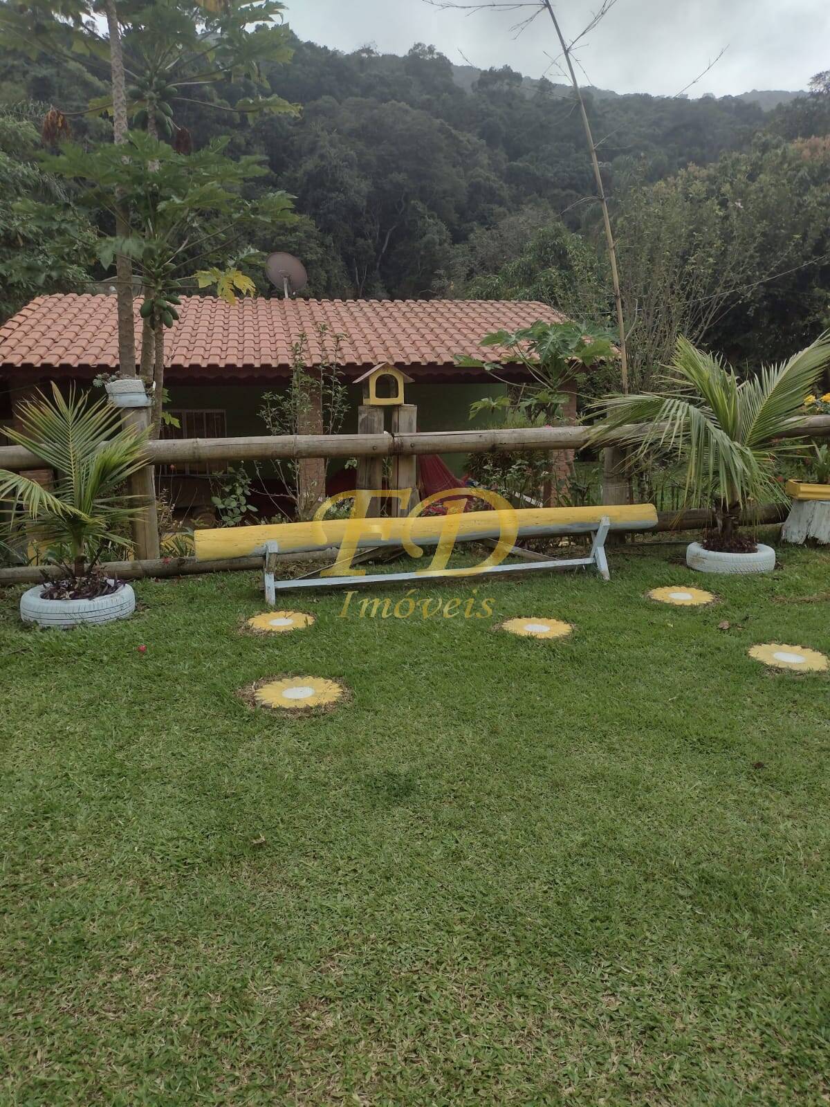 Chácara, 3 quartos, 4000 m² - Foto 1