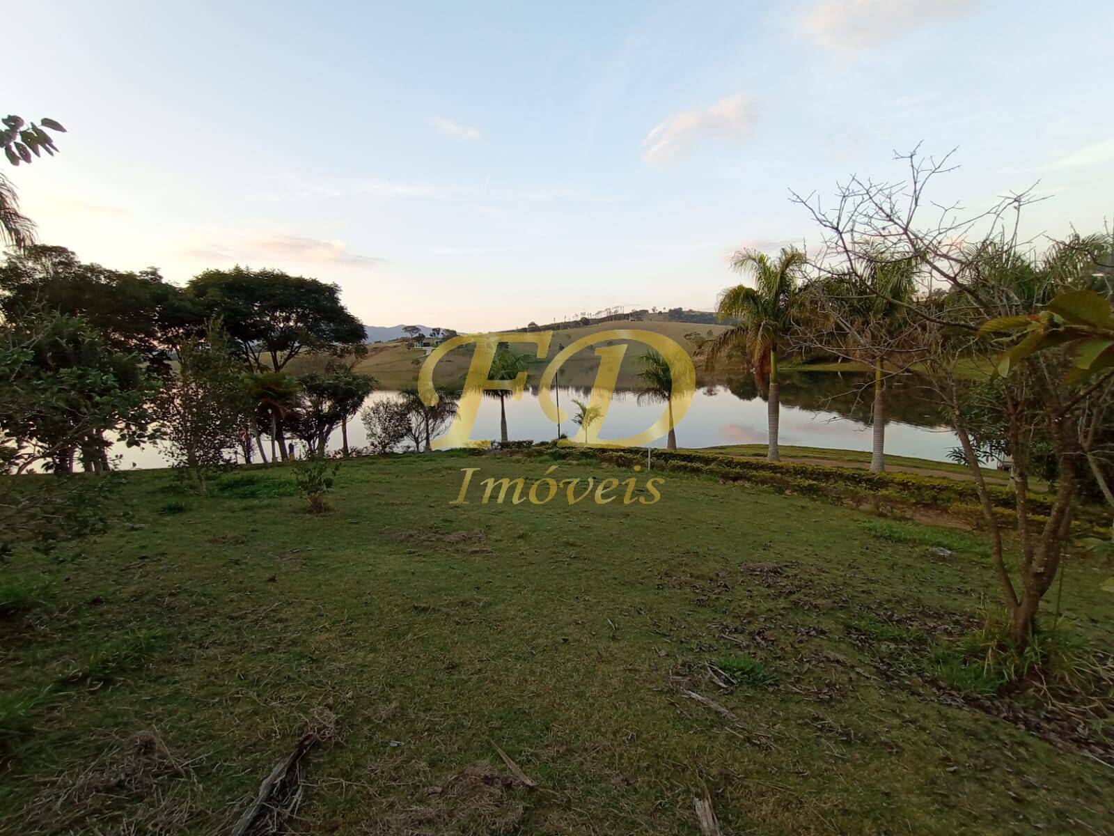 Chácara à venda com 4 quartos, 380m² - Foto 75