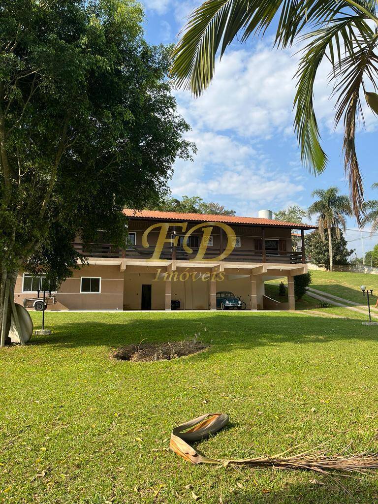 Sítio, 4 quartos, 3000 m² - Foto 1