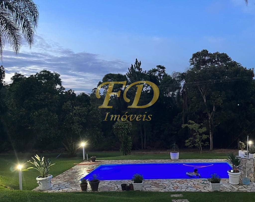 Chácara à venda com 3 quartos, 900m² - Foto 2