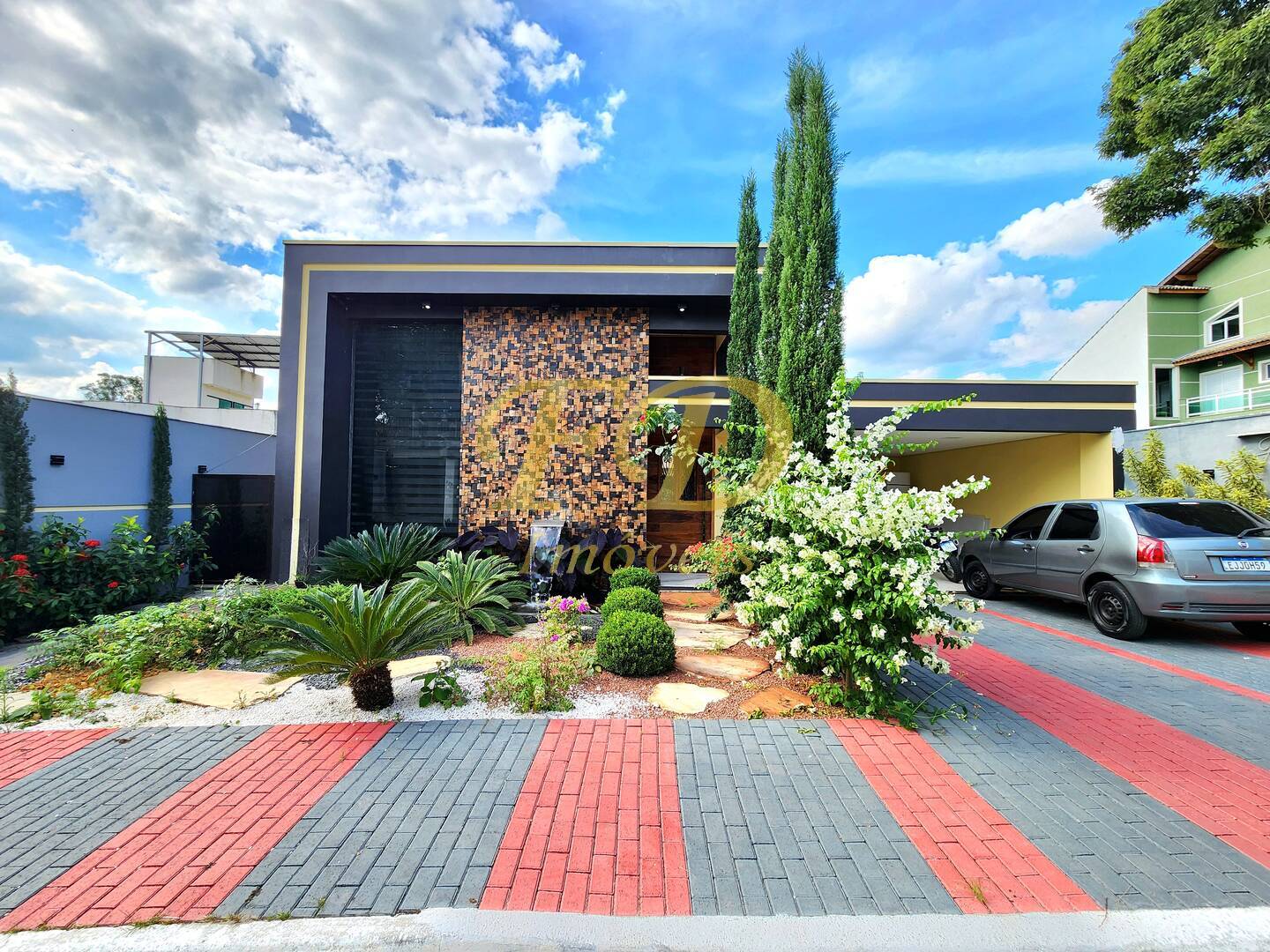 Casa, 6 quartos, 327 m² - Foto 1