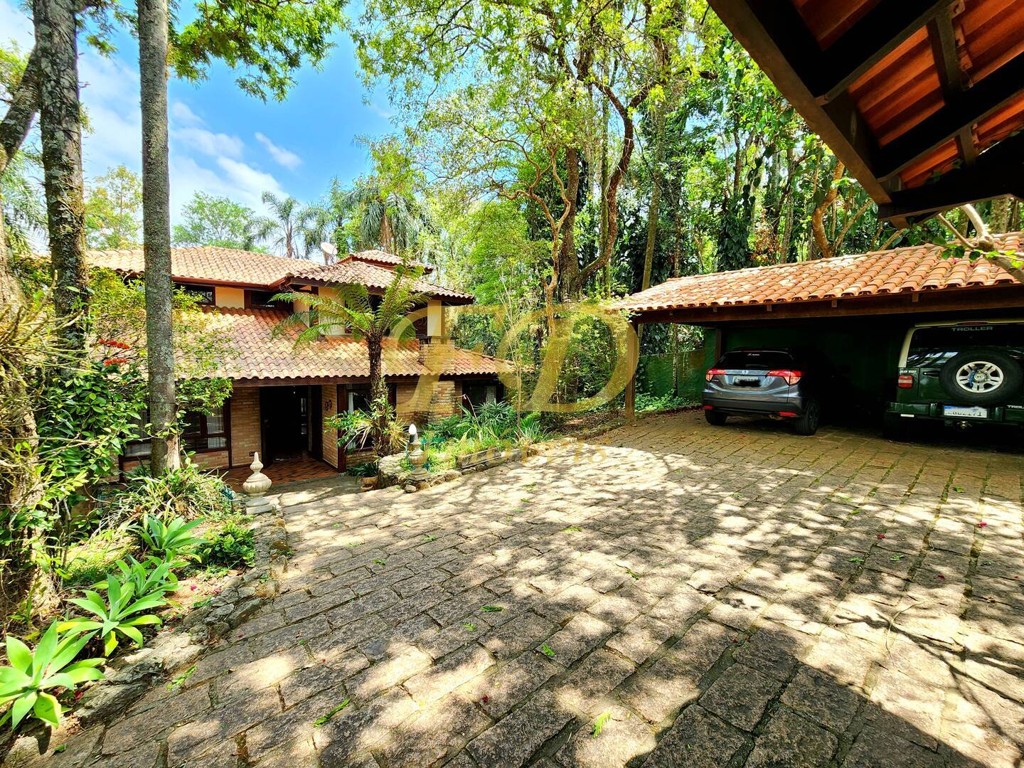 Casa, 4 quartos, 219 m² - Foto 1