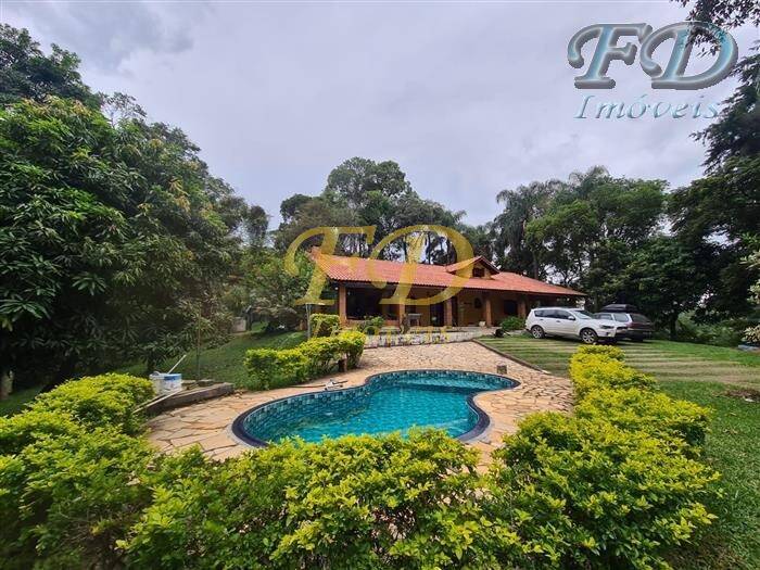 Chácara, 4 quartos, 2400 m² - Foto 1