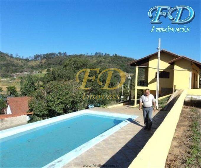 Chácara, 3 quartos, 1700 m² - Foto 1